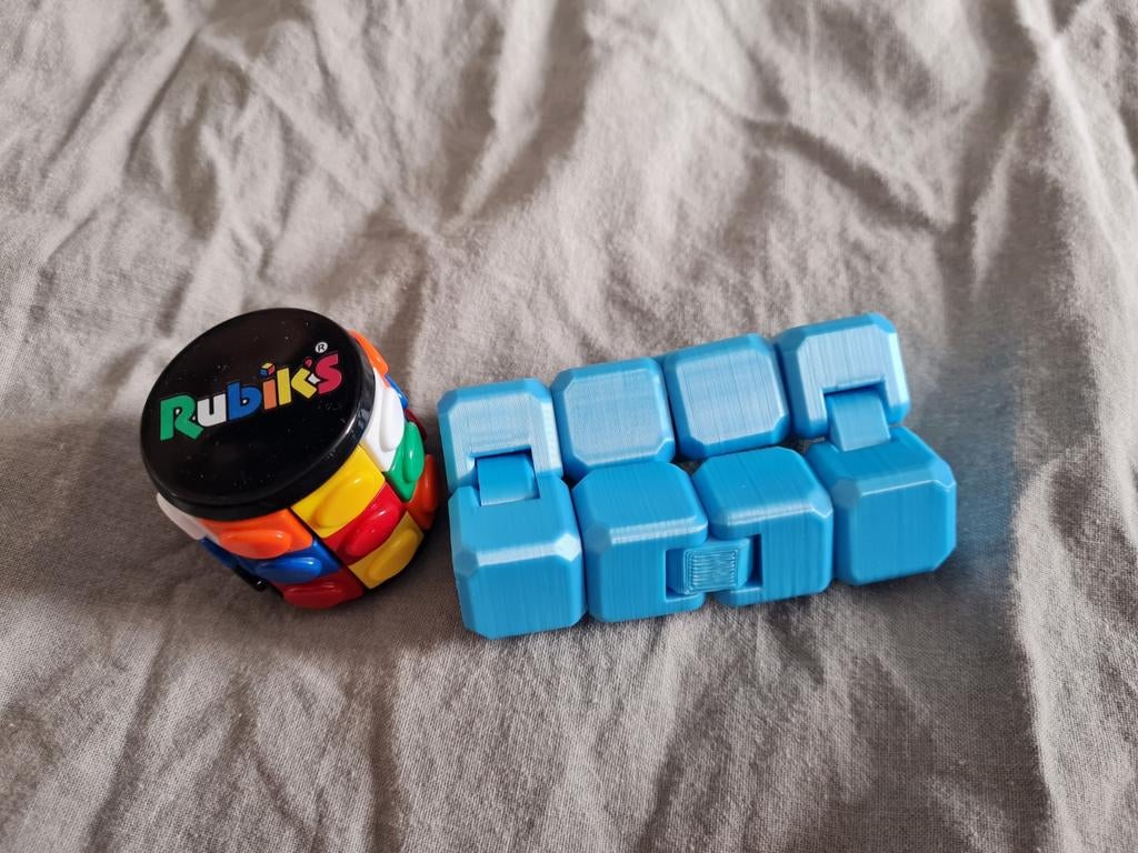 Fidget Speelgoed Set: Rubik's en Merkloos Fidget Toy, Ophalen of Verzenden, Gebruikt