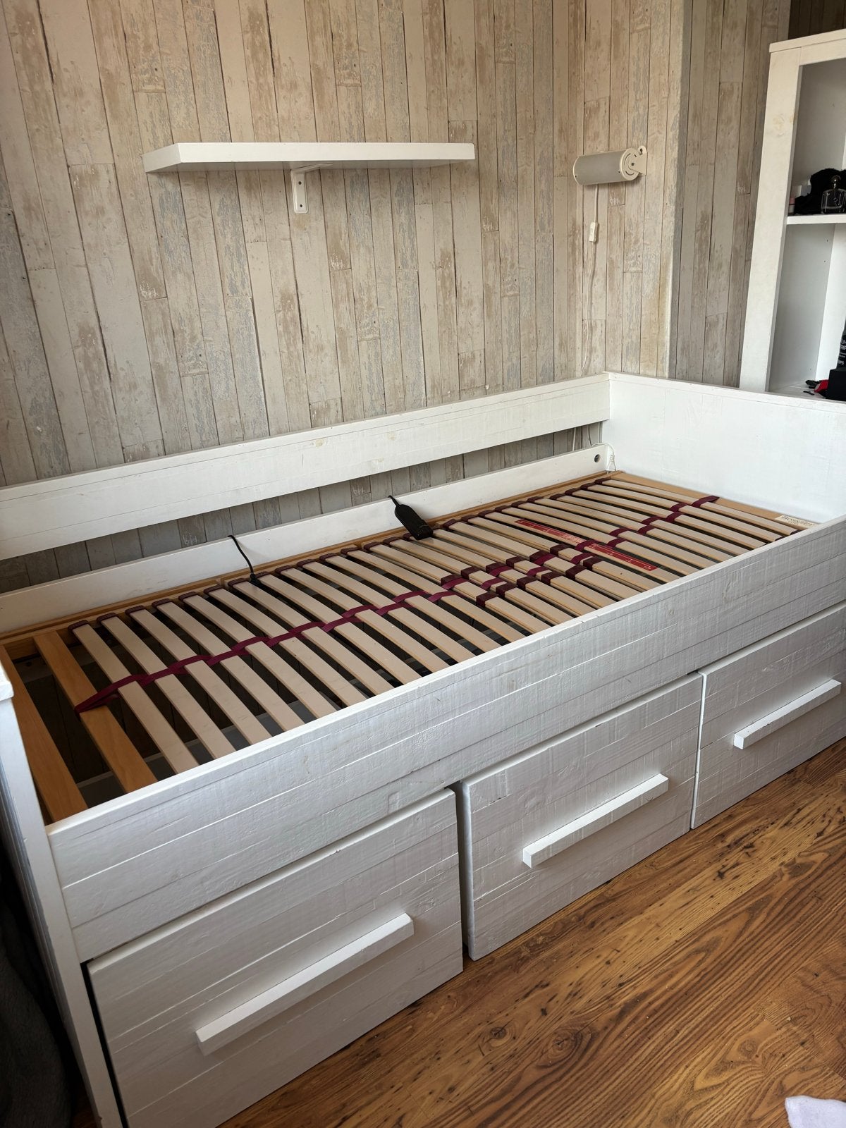 Bureau en eenpersoonsbed met verstelbare lattenbodem, Ophalen, 90 cm, Eenpersoons, Wit