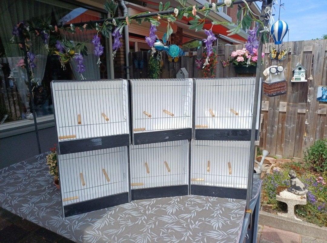 4 kunstof  t.t. kooitjes, Ophalen, Zo goed als nieuw, Kunststof, Broedkooi of Kweekkooi