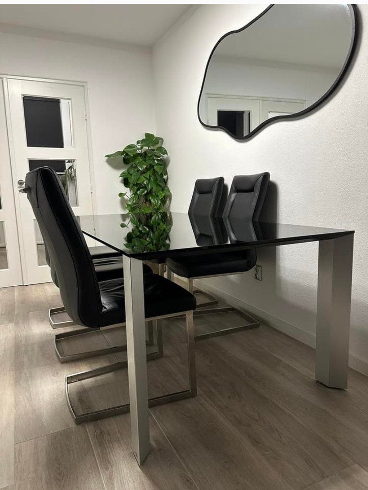 Eettafel  + 6 Leren Stoelen Rolf Benz rookglas, Huis en Inrichting, Ophalen, 100 tot 150 cm, Vijf personen of meer, 150 tot 200 cm