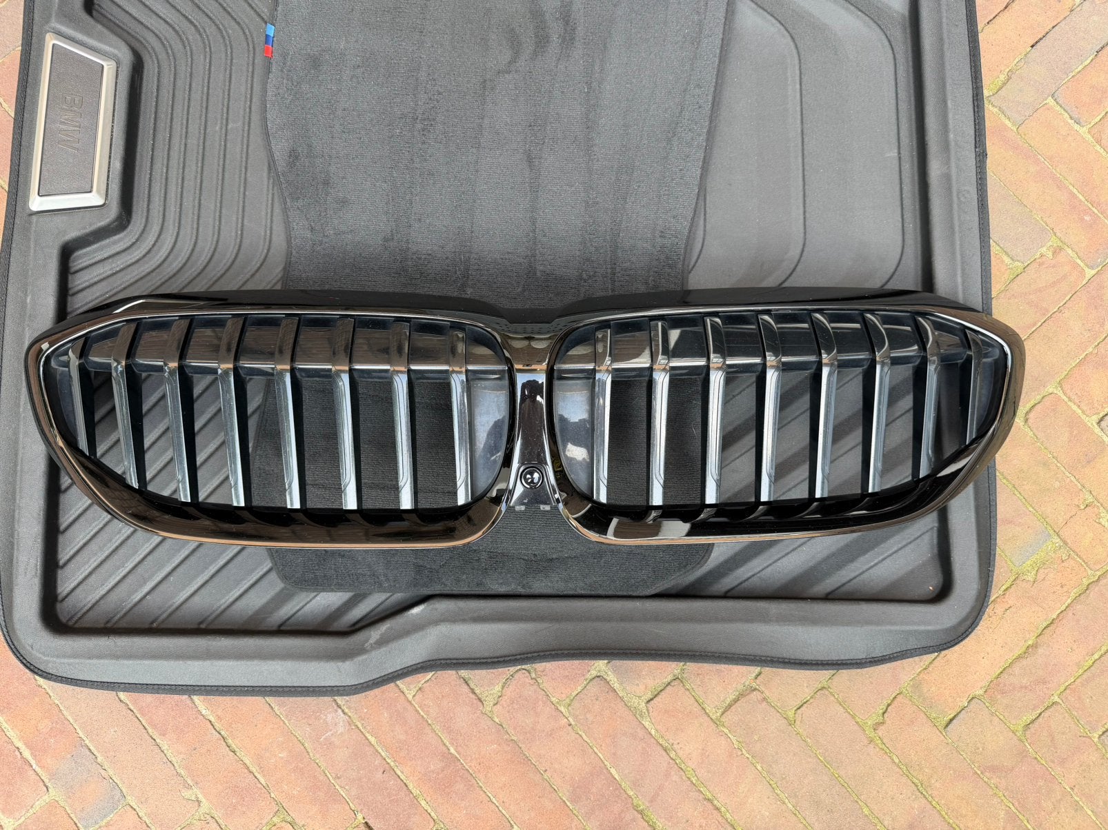 OEM BMW 3-Serie G20/G21 Shadow Line Nieren voor 360 Camera, Gebruikt, Voor, Ophalen of Verzenden, Bumper