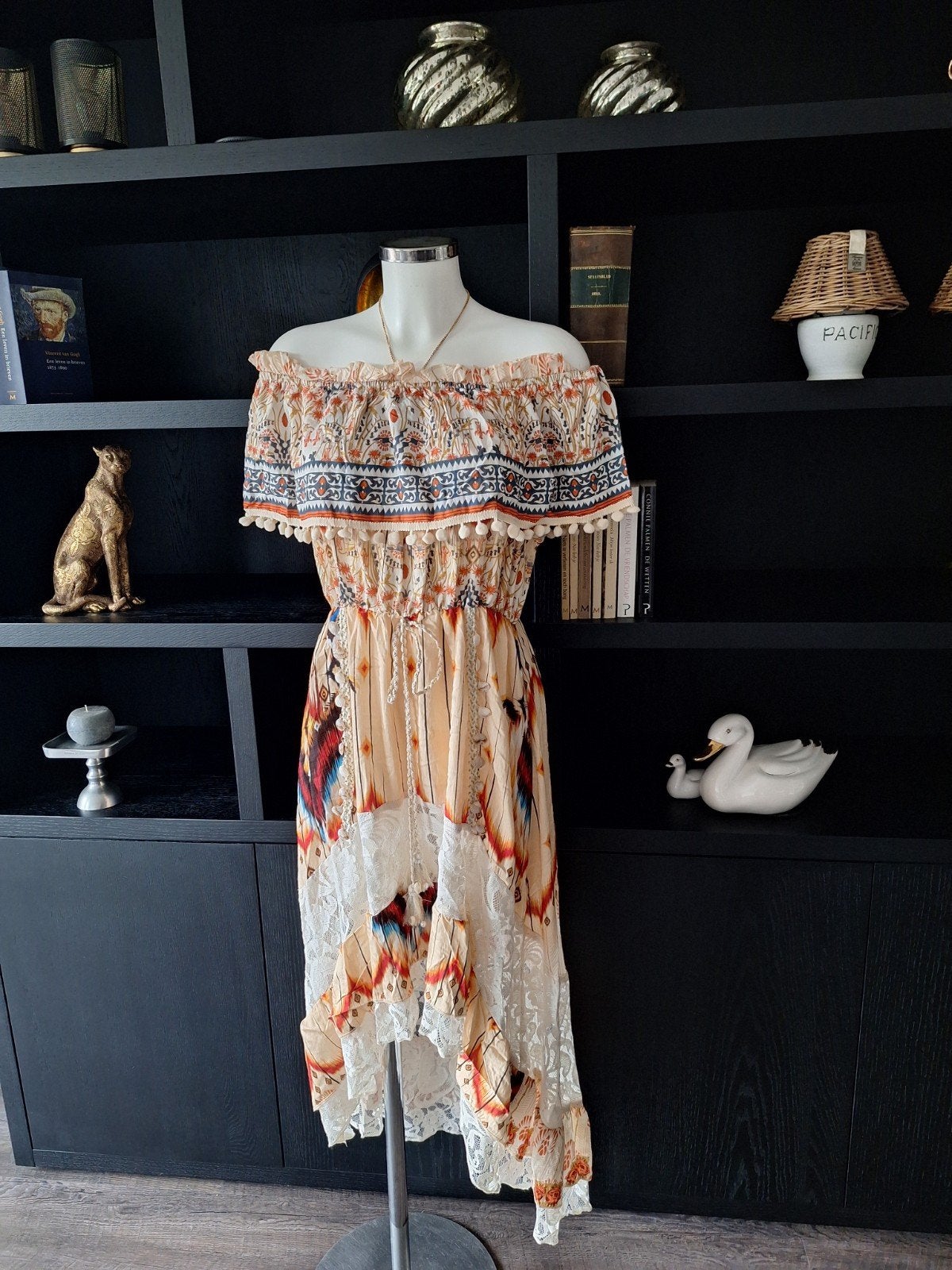 Ibiza off-shoulder jurk maat M / L. 38 40, Maat 38/40 (M), Local, Meerkleurig, Nieuw