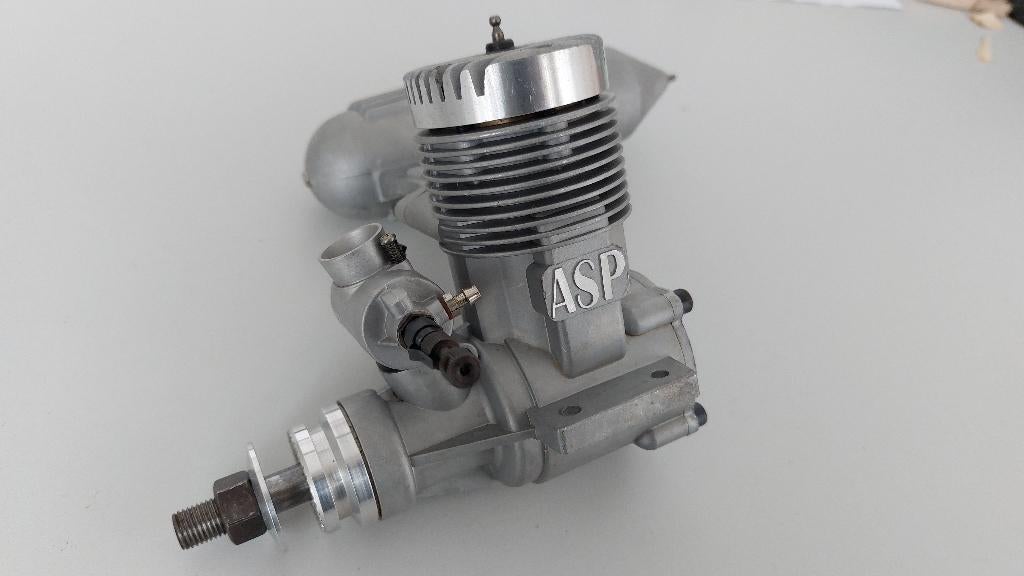 RC vliegtuigmotor ASP 108 (18cc) nieuw, Ophalen of Verzenden, Nieuw, Nitro