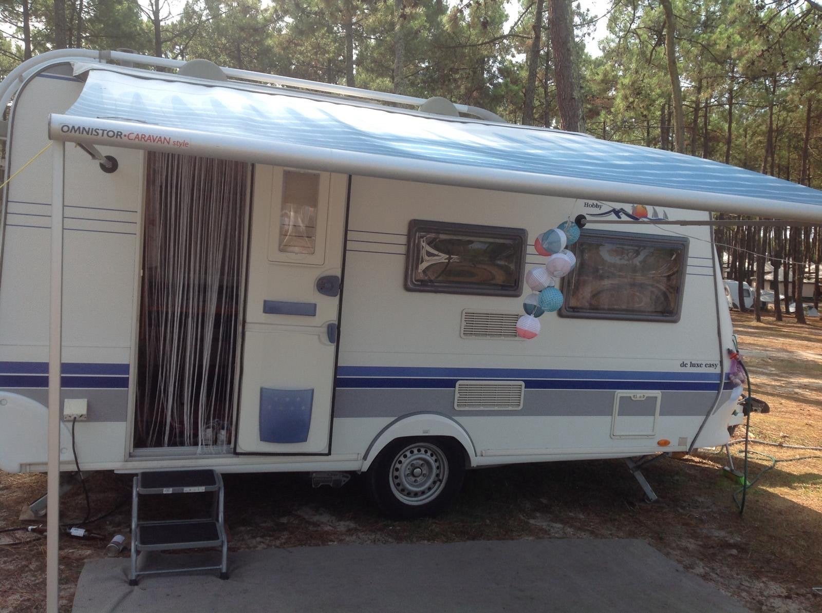 Hobby Easy De Luxe 440 SF Caravan VAKANTIEGANGERS OPGELET!!, Caravans en Kamperen, Caravans, Hobby, Treinzit, Dwarsbed, Particulier