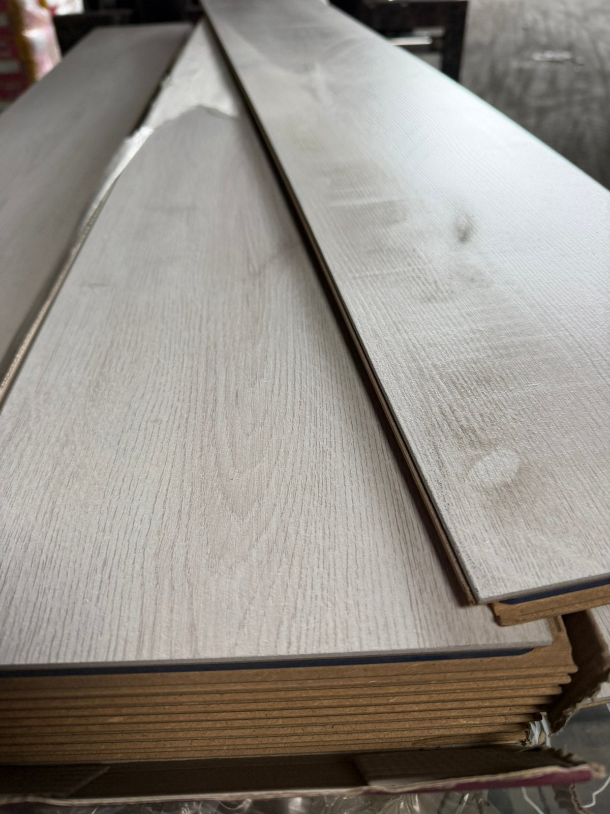 8.0 mtr/2 SWISS KRONO LAMINAAT RESTANT LICHT GRIJS, Ophalen, Overige materialen, 50 tot 150 cm, Nieuw