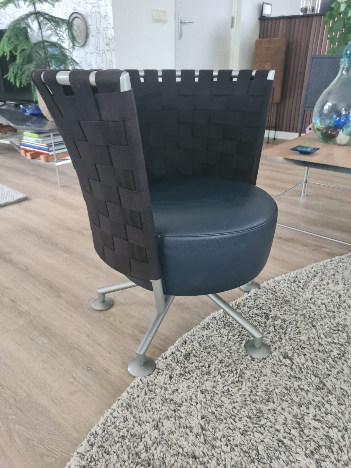 Design draaifauteuil COR type circo, Huis en Inrichting, Ophalen, Zo goed als nieuw, 50 tot 75 cm, Leer