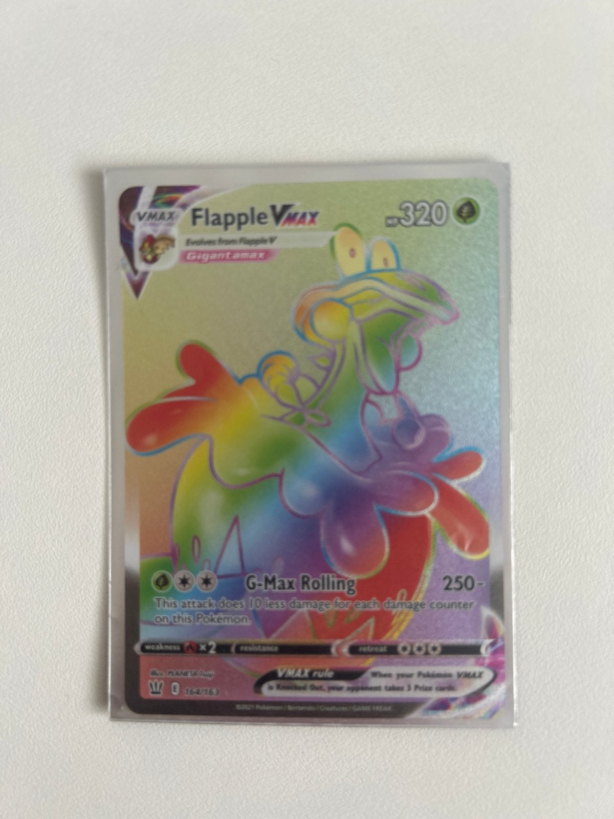 Flapple VMAX Rainbow Rare Pokémon Kaart, Ophalen of Verzenden, Zo goed als nieuw, Losse kaart, Foil