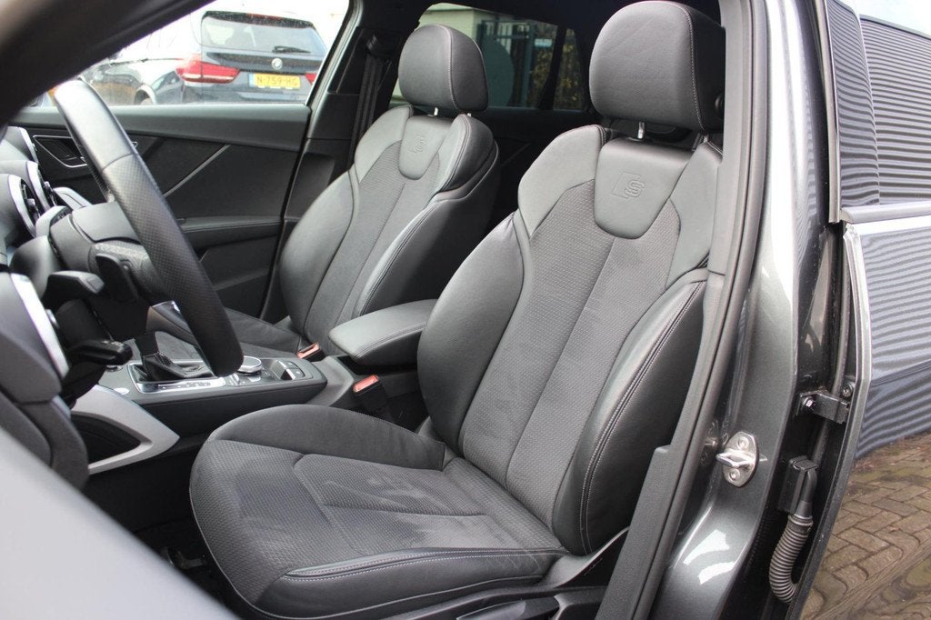 Audi Q2 35 TFSI 3x S-line| Panoramadak | B&O | Camera | Blac, Auto's, 4 cilinders, 150 pk, Bedrijf, Nieuw
