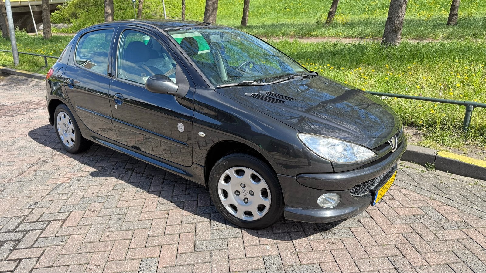 Peugeot 206 1.4 5 Deurs 2008 Zwart metalic ( 61.000 km ), Auto's, Peugeot, Voorwielaandrijving, 31 €/maand, 4 cilinders, Zwart