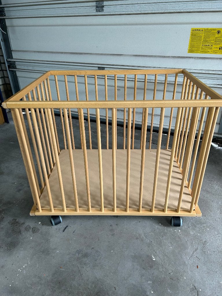 babybox met wieltjes, Kinderen en Baby's, Ophalen, Gebruikt, Rechthoekig, In hoogte verstelbaar