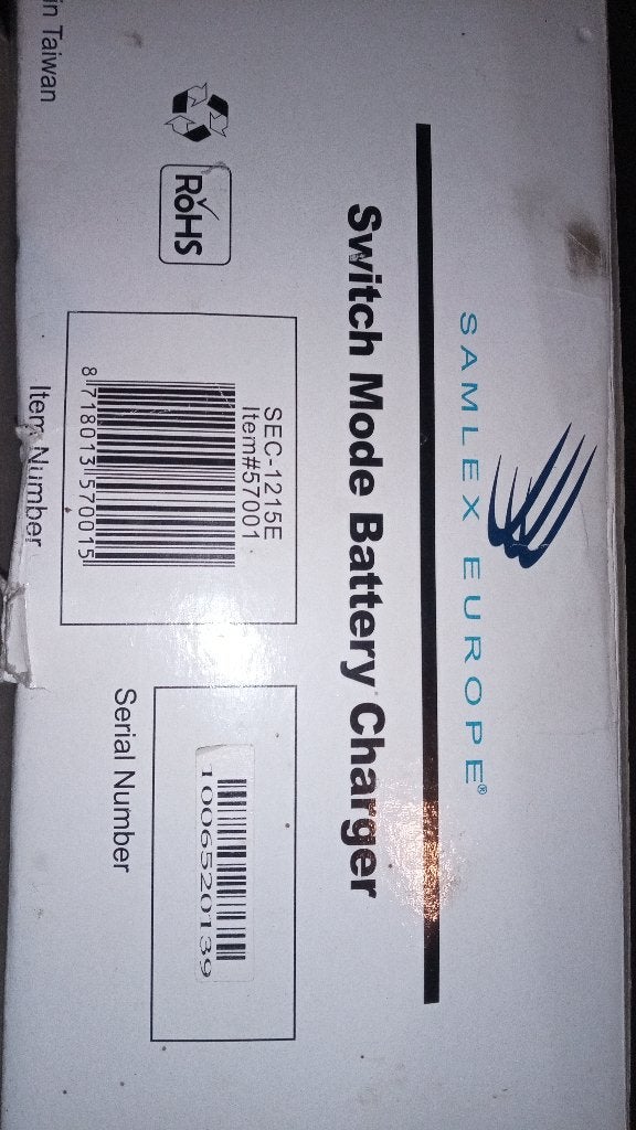 Samlex sec-1215e acculader 12V  15A, Gebruikt