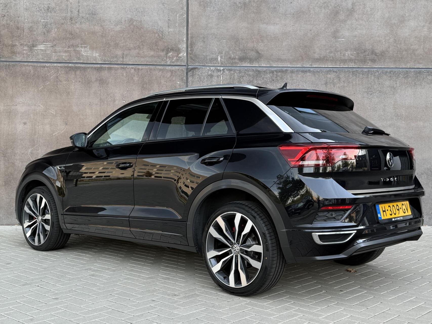 Volkswagen T-Roc 1.5 TSI Sport Business R-Line | Panorama da, Auto's, Stof, 4 cilinders, Zwart, Origineel Nederlands