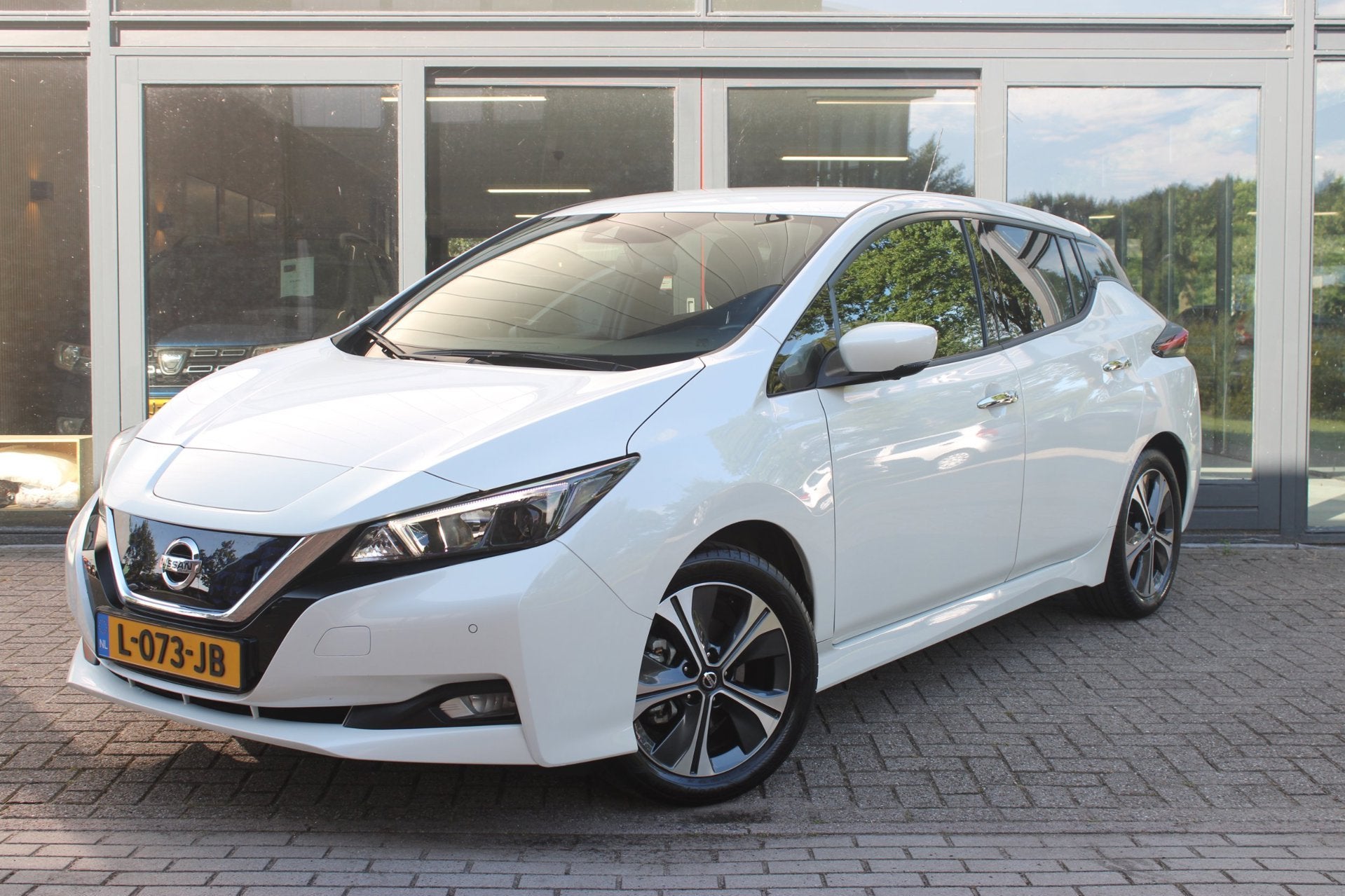 Nissan LEAF N-Connecta 40 kWh | Adaptive-cruise | Stoel+Stuu, Auto's, Nissan, Stof, Gebruikt, Zwart, 150 pk