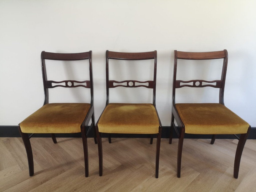 Foto 3 van Vintage eetkamerstoelen