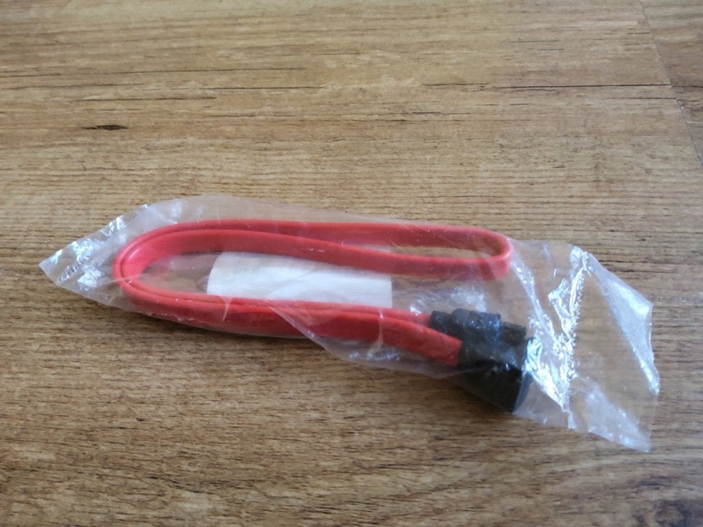 Nieuwe rode SATA kabel voor harde schijf of SSD, Verzenden, Nieuw