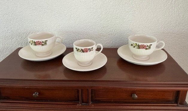 Wedgwood kop en schotels o.a. Briar Rose-Rosalind en Edme., Ophalen of Verzenden, Zo goed als nieuw, Wedgwood, Kop(pen) en/of Schotel(s)