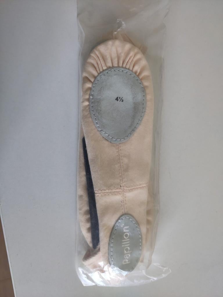 Balletschoentjes Papillon maat 37,5 (4,5) nieuwstaat, Ophalen of Verzenden, Nieuw, Schoenen