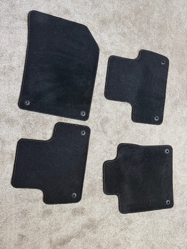 Originele Volvo XC60 velours mattenset MY2023, Auto-onderdelen, Ophalen, Gebruikt, Volvo