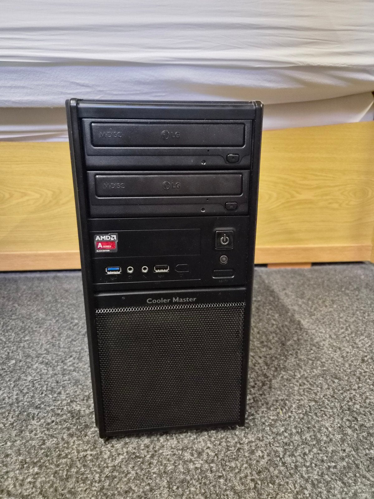 AMD A10 7870K 8x4.1GHZ
250 Gigabyte SSD
500 Gigabyte HDD
8GB, Computers en Software, Desktop Pc's, Ophalen, Gebruikt, 8 GB, HDD