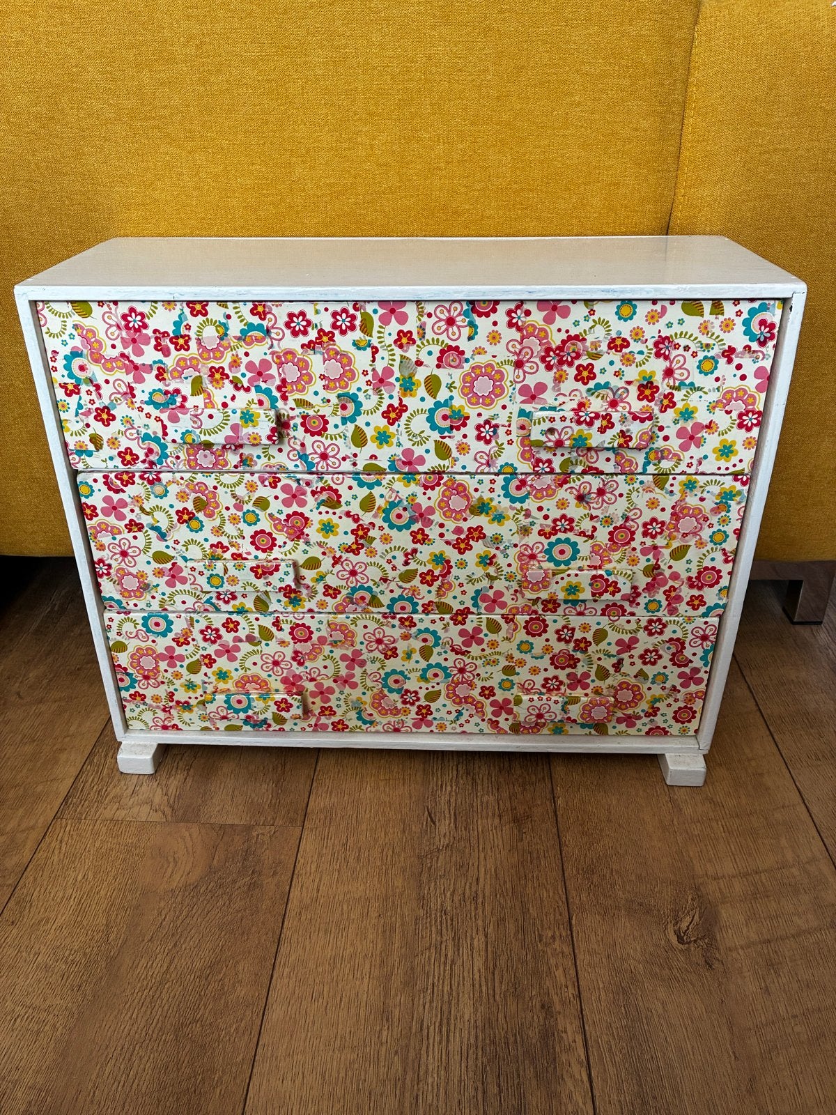 Ladenkastje met vrolijk bloemenpatroon, Ophalen, Minder dan 50 cm, Gebruikt, 3 of 4 laden