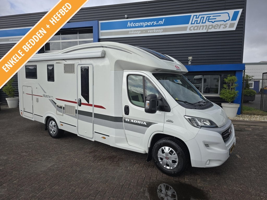 Adria Matrix M 670 SL , 5 gordel/slp een echte gezins camper, Caravans en Kamperen, Campers, Standaard zit, Ringverwarming, Luifel