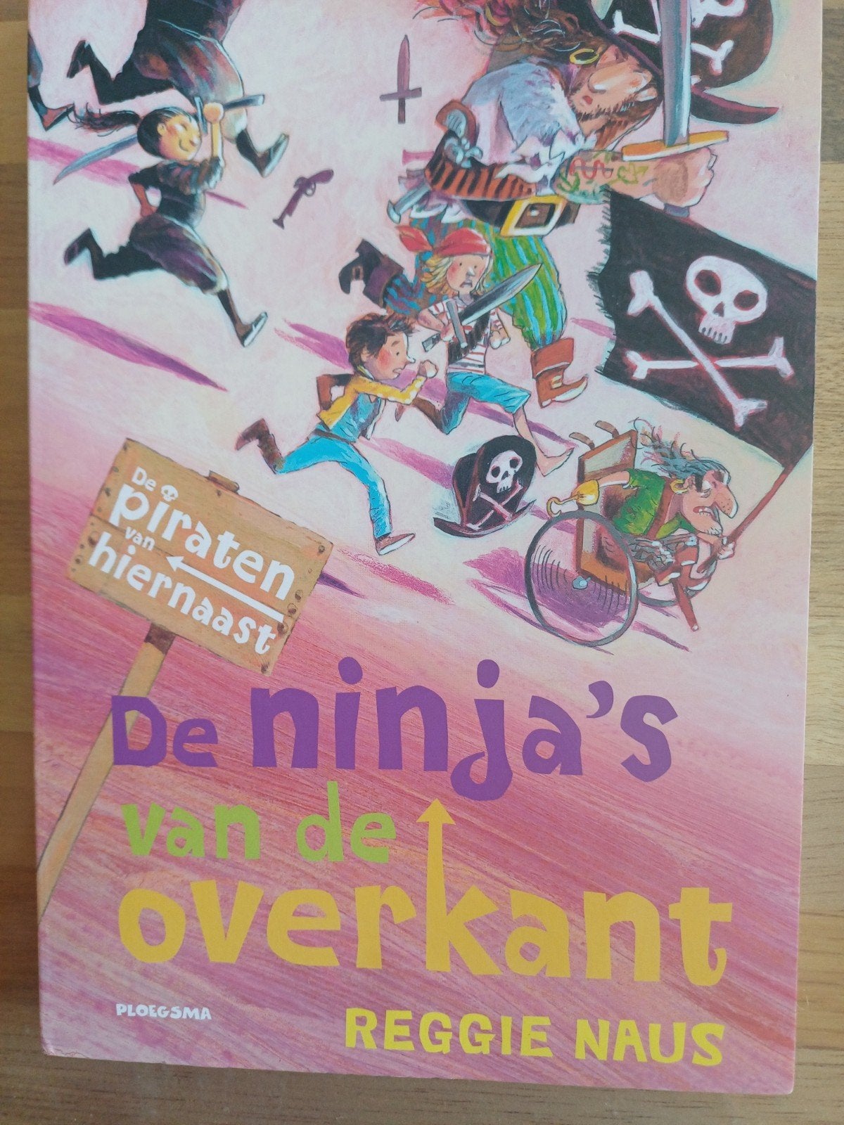 De Ninja's van de overkant.  Reggie Naus, Ophalen of Verzenden, Zo goed als nieuw, Reggie Naus, Fictie algemeen