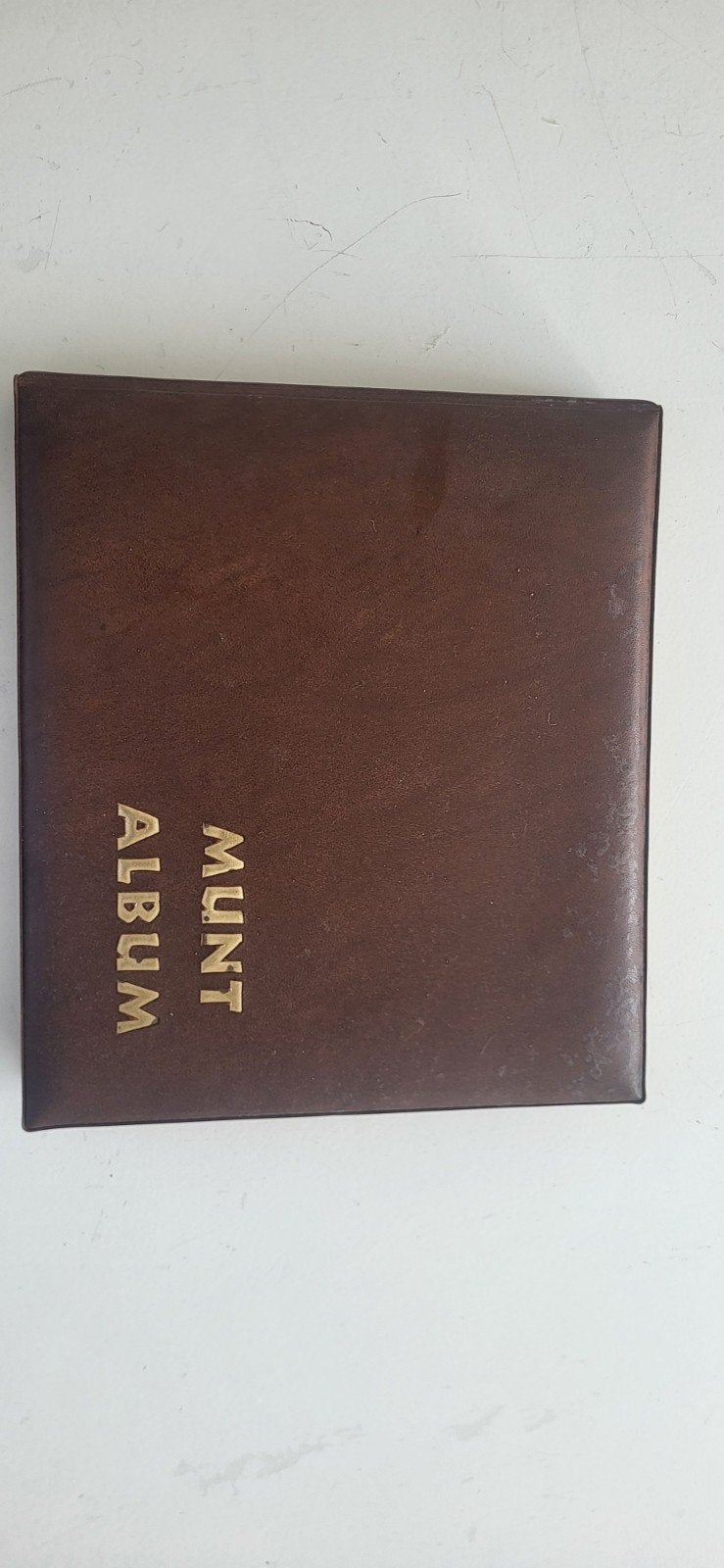 Muntalbum met diverse munten - Ideaal voor verzamelaars, Postzegels en Munten, Ophalen of Verzenden, Verzamelmap