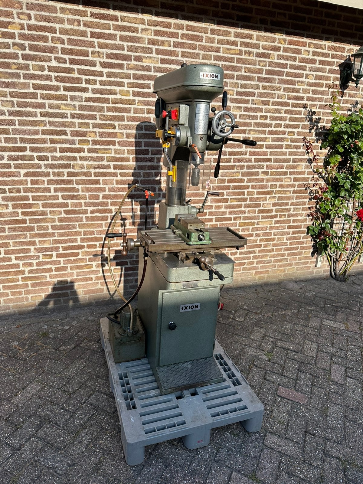 Boorfreesmachine Ixion, Ophalen, Gebruikt, Variabele snelheid, Minder dan 400 watt