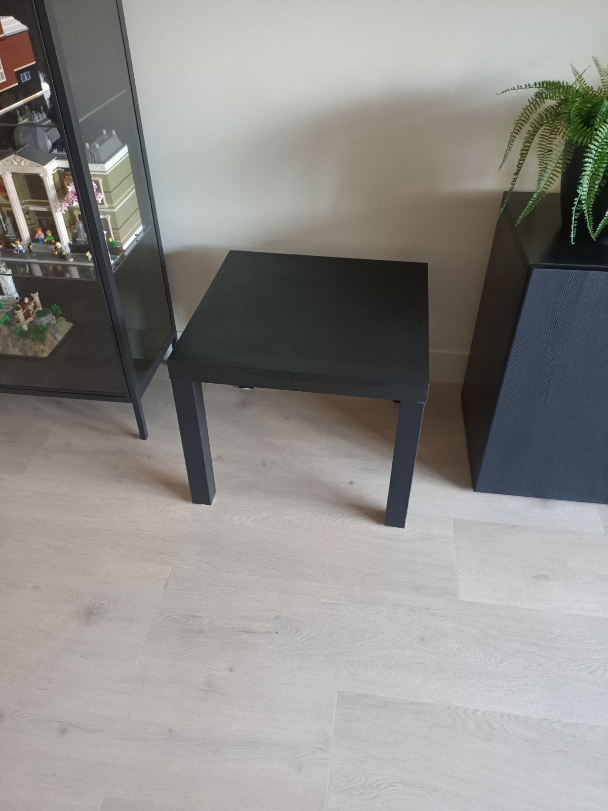 Ikea bijzettafel zwart - zo goed als nieuw, Ophalen, Minder dan 45 cm, Vierkant, 55 tot 75 cm