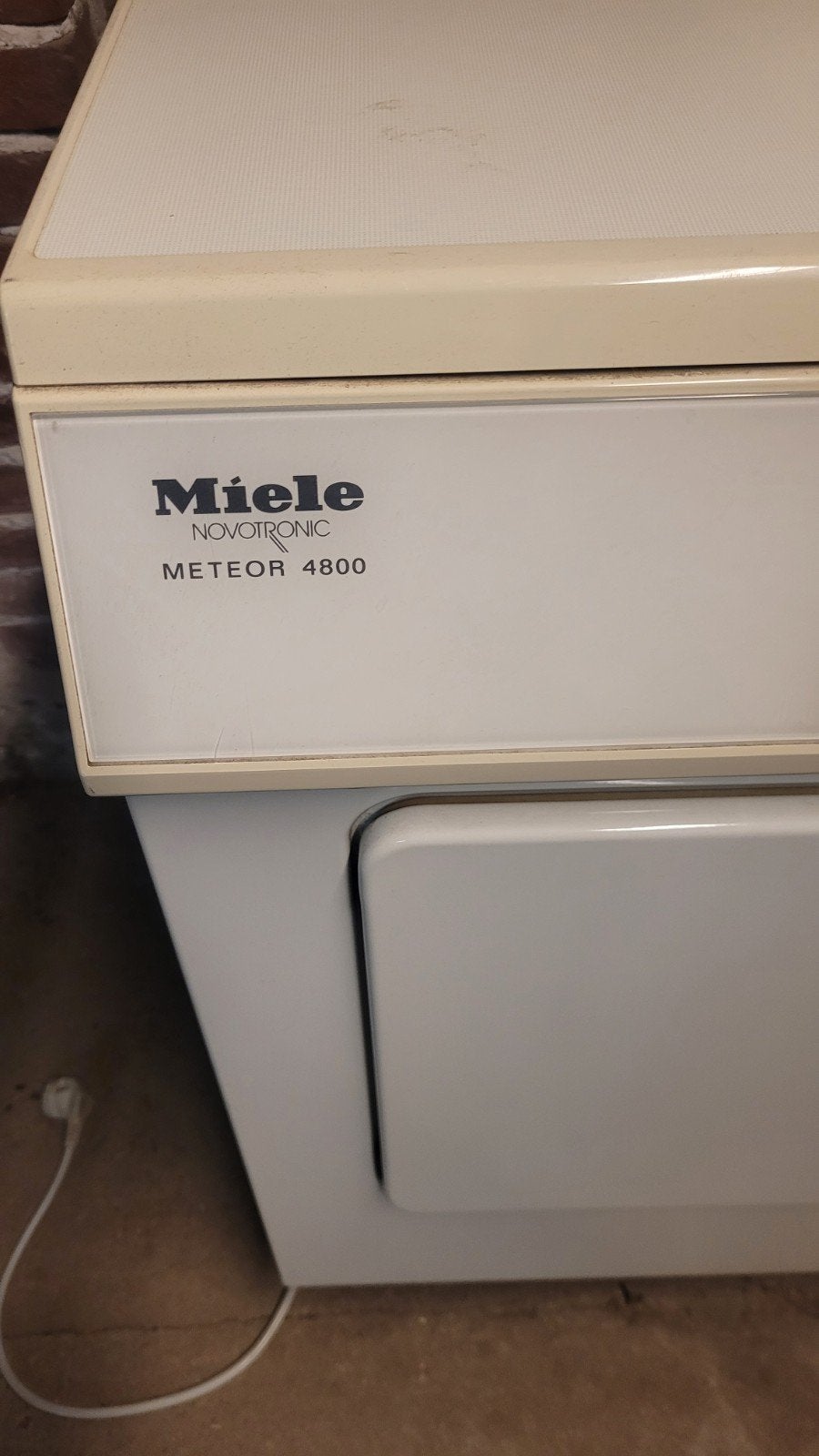 Gratis Miele Novotronic Meteor 4800 Luchtafvoerdroger, Ophalen, 6 tot 8 kg, Gebruikt, Luchtafvoer