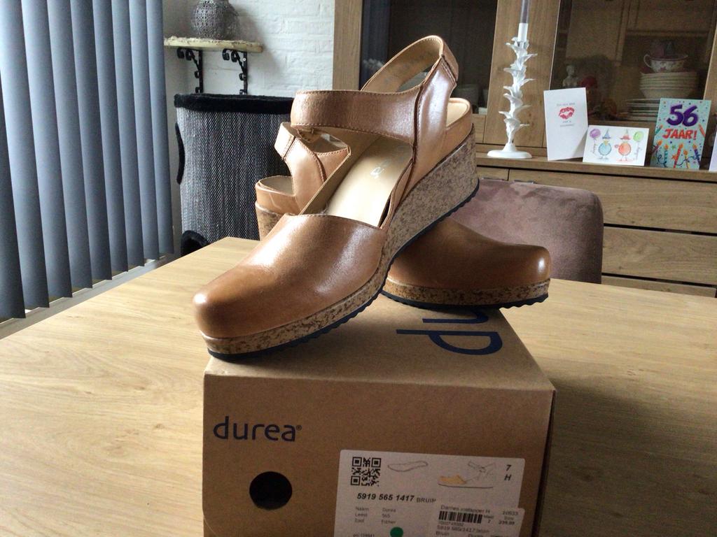 Durea Leren Sleehakken -  Nieuw, Bruin, Nieuw, Ophalen of Verzenden, Schoenen met hoge hakken