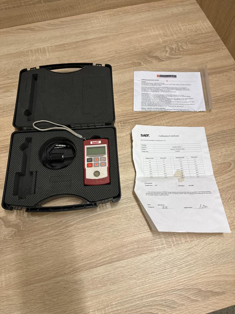 Wanddiktemeter SADT SA40EZ - Ultrasone Dikte Meter, Doe-het-zelf en Verbouw, Meetapparatuur, Ophalen of Verzenden, Gebruikt, Overige meters
