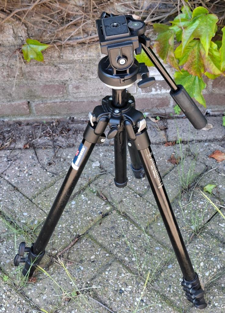 PROFFESIONEEL STATIEF MANFROTTO 190B, Zo goed als nieuw, Minder dan 150 cm, Met balhoofd, Ophalen of Verzenden