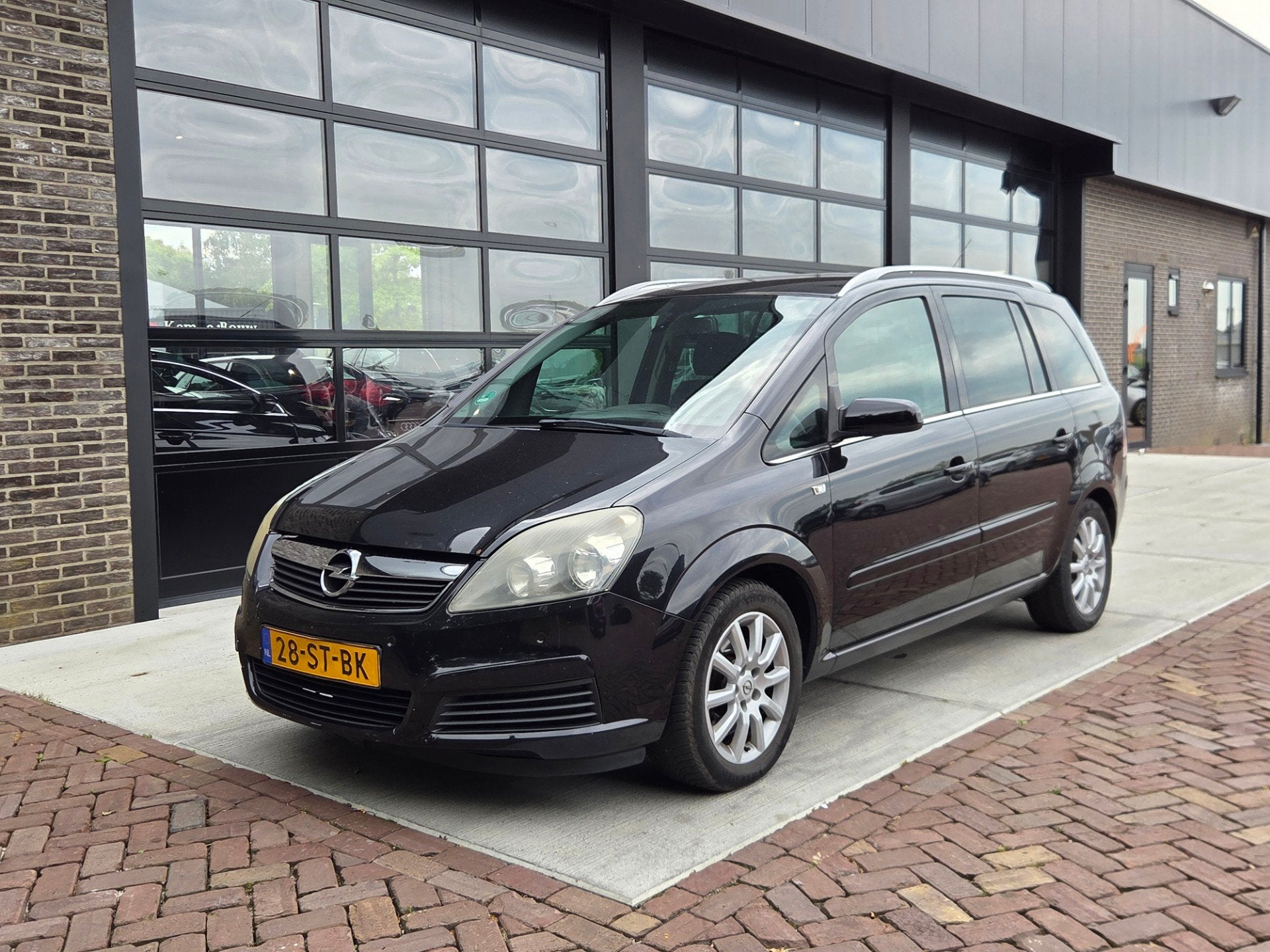 Opel Zafira 2.2 Cosmo, Auto's, Opel, Voorwielaandrijving, Gebruikt, 150 pk, 7 stoelen