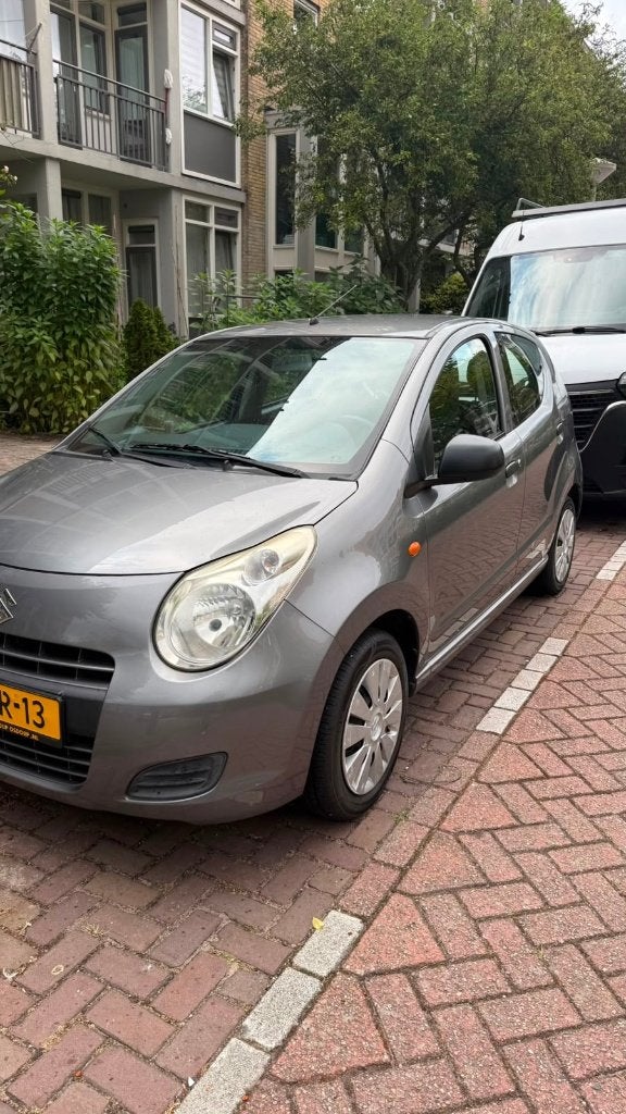 Foto 12 van Suzuki Alto 1.0 EASSS 5-drs (2013)- benzine- 4 nieuwe banden