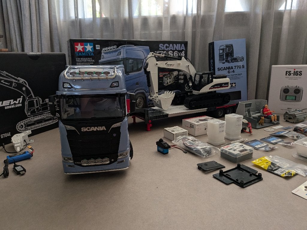 Tamiya 1/14 Scania 770S 6x4 + Dieplader., Elektro, Schaal 1:14, Nieuw, Ophalen of Verzenden