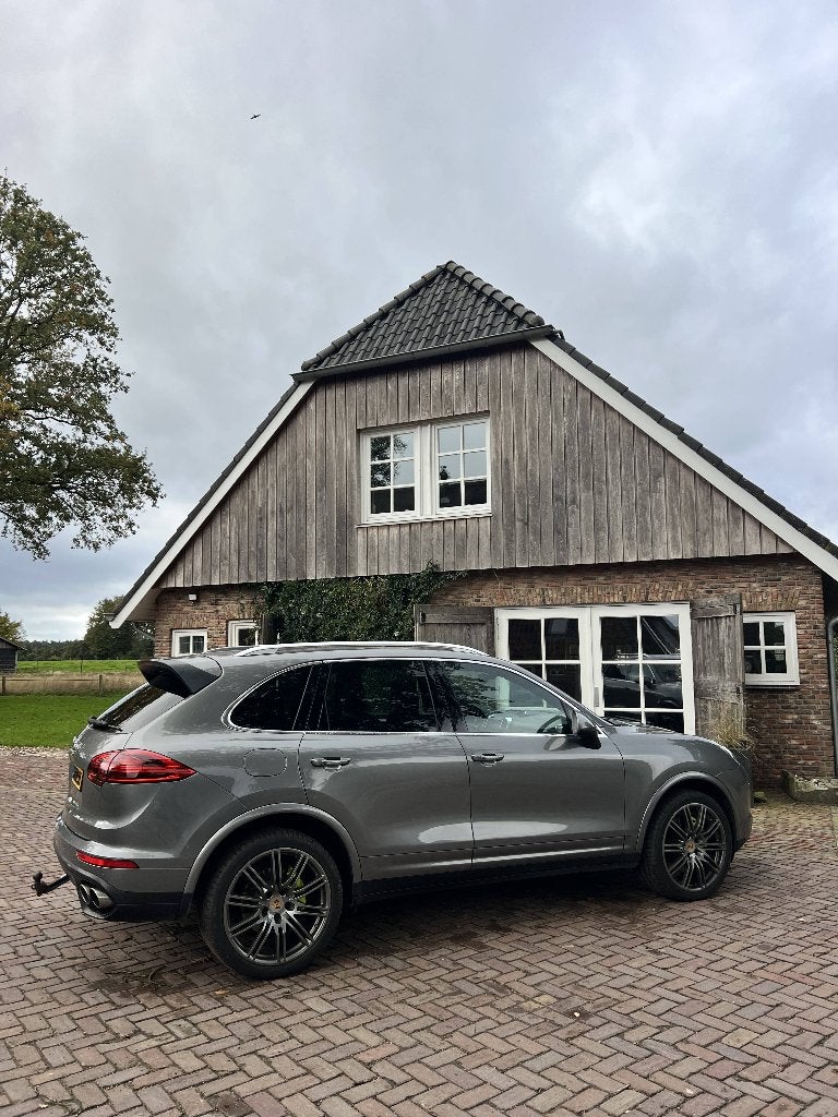 Porsche Cayenne S E-Hybrid | Bomvolle auto | Motorprobleem, Automaat, Zwart, 2995 cc, 416 pk