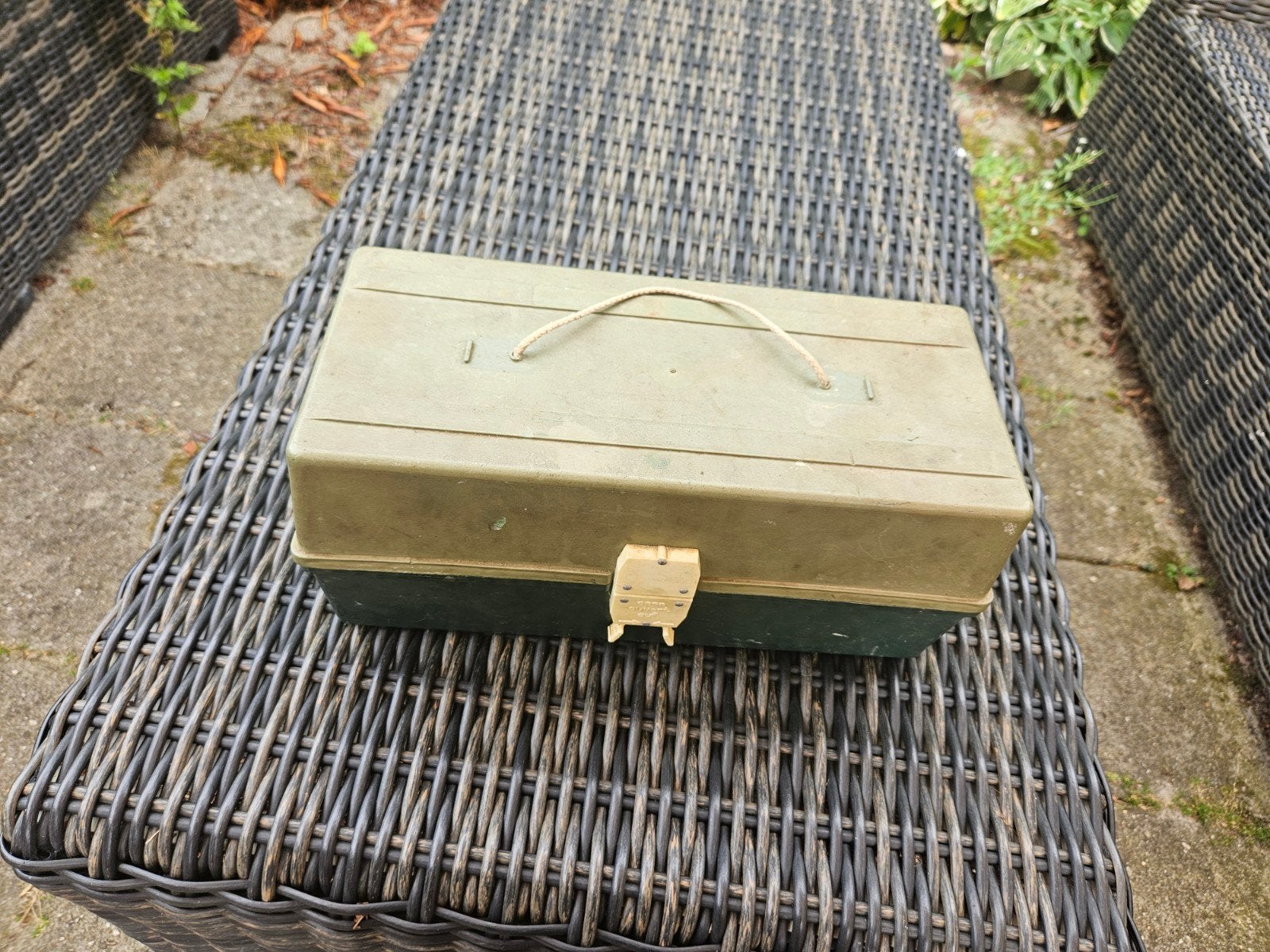 Vintage viskoffer / gereedschapskist - Groen/Geel, Doe-het-zelf en Verbouw, Gereedschapskisten, Ophalen, Gebruikt