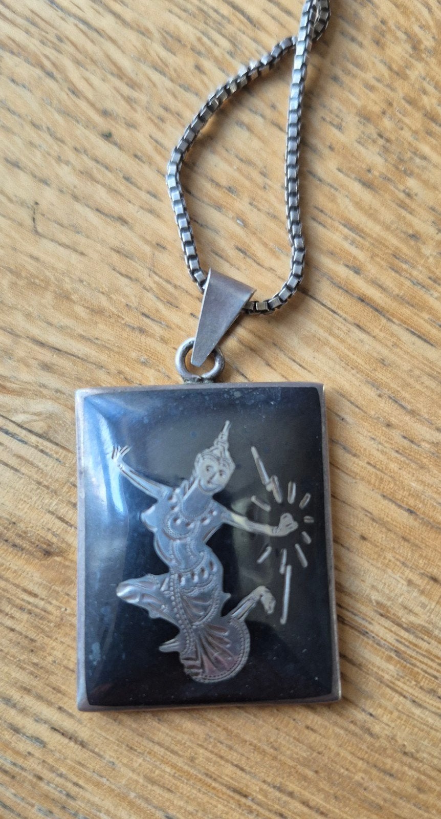 Siam Sterling zilver: oude hanger met ketting uit Thailand., Ophalen of Verzenden, Zilver