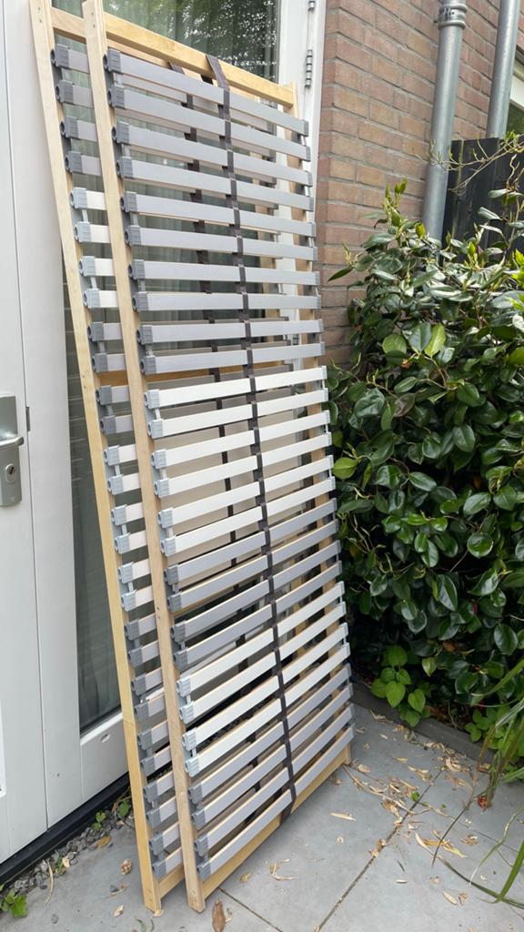 IKEA LÖNSET Lattenbodem 140x200 cm + een matras, Huis en Inrichting, Slaapkamer | Bedden, Zo goed als nieuw, Tweepersoons, 140 cm