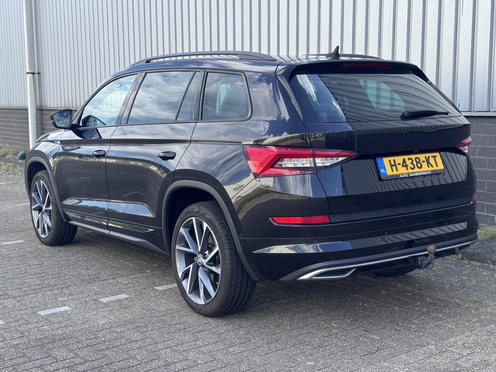 Skoda Kodiaq 1.5 TSI Sportline Business 20” | Keyless | Tr, Auto's, Skoda, 4 cilinders, Zwart, Origineel Nederlands, Automatische klimaatregeling