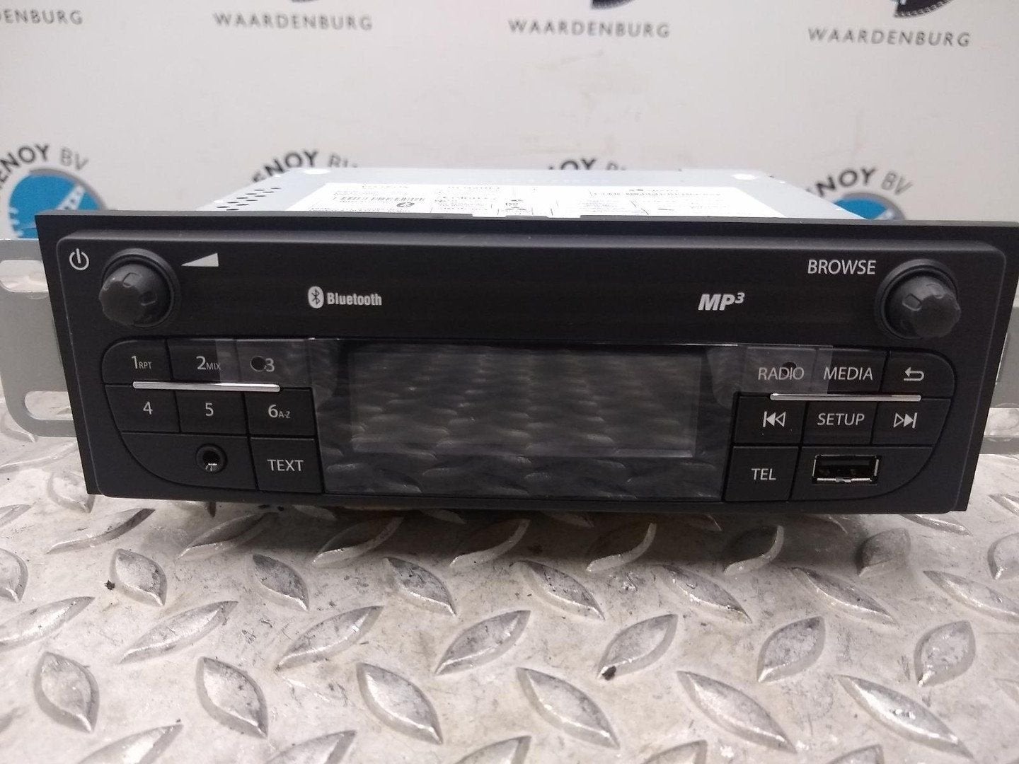 RENAULT TRAFIC RADIO 2016, Ophalen of Verzenden, Gebruikt, ARN erkend