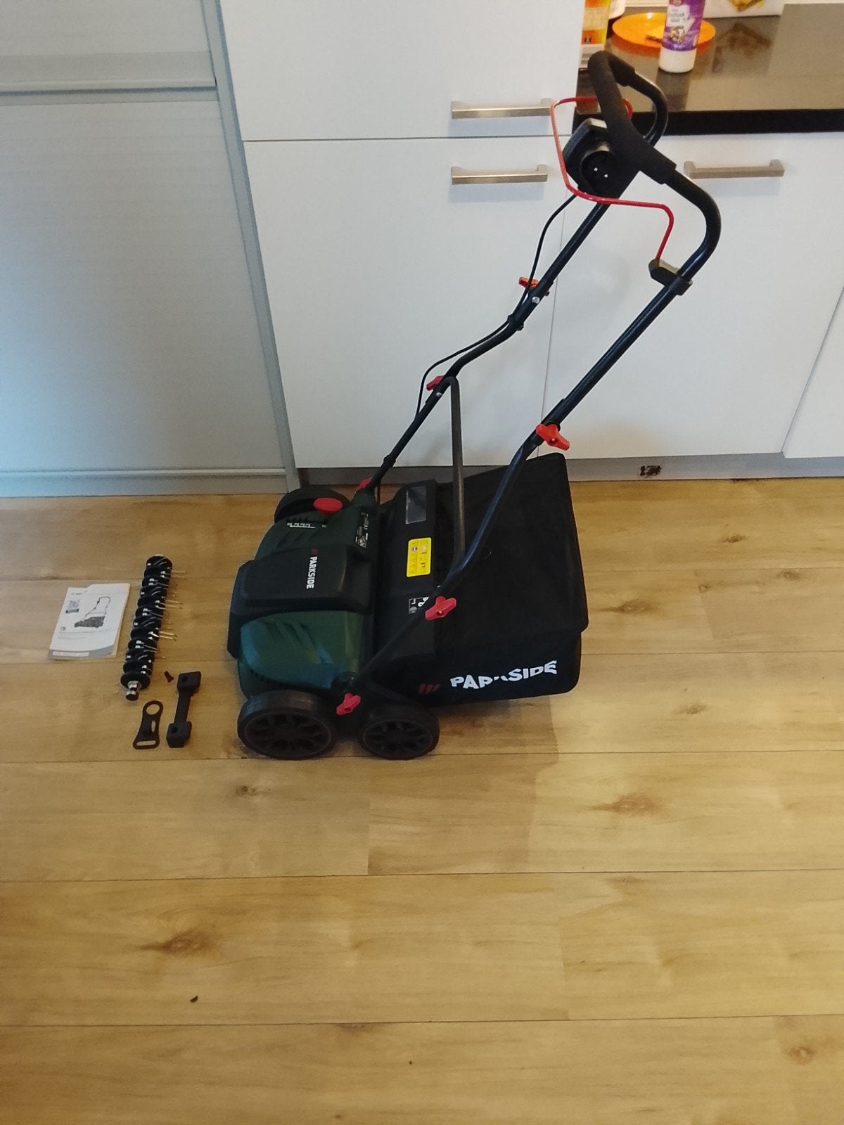 Parkside Verticuteermachine / Rasenlüfter PELV 1800 A1, Service@lidl.com, Ophalen of Verzenden, Stiftsbergstraße 1, 74167 Neckarsulm, Duitsland