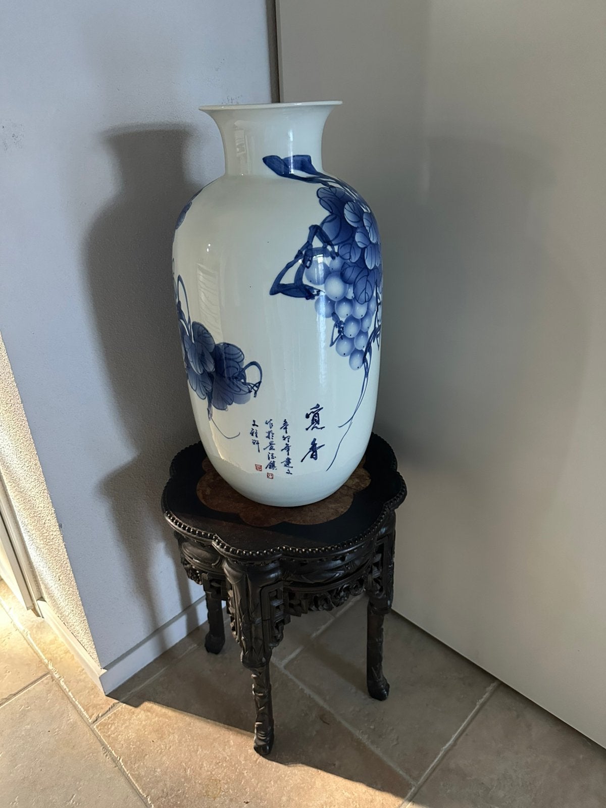 Grote chinese vaas op chinese antieke hocker, Ophalen of Verzenden