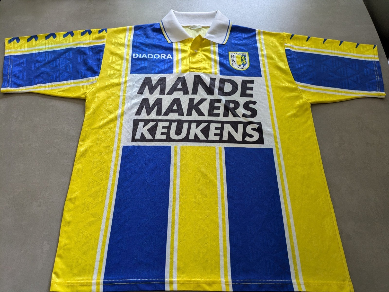 Voetbalshirt RKC Waalwijk vintage shirt 1995 Zeldzaam, Sport en Fitness, Voetbal, Ophalen of Verzenden, Zo goed als nieuw