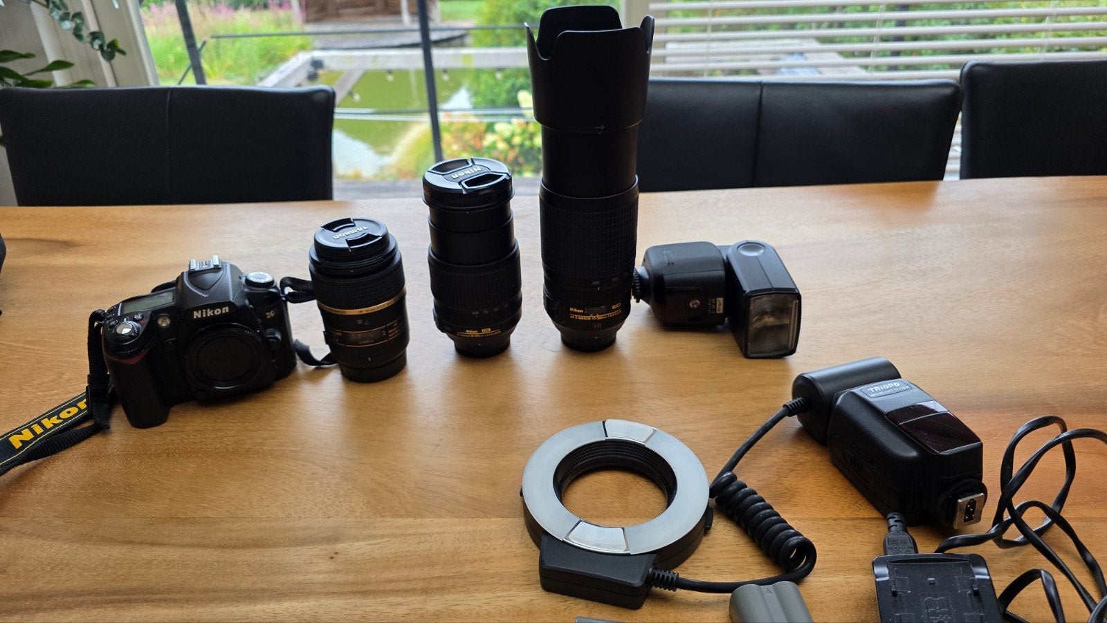 Nikon D90 met meerdere lenzen en accessoires, Ophalen, Gebruikt