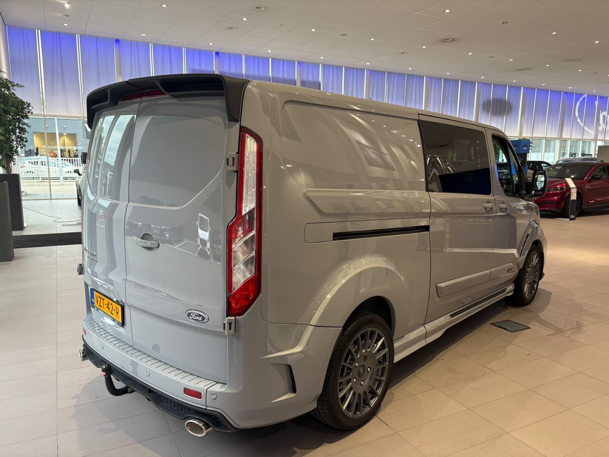 Ford Transit Custom 320 2.0 TDCI L2H1 MS-RT Limited DC CAMER, Auto's, Bestelauto's, Euro 6, 4 cilinders, Origineel Nederlands
