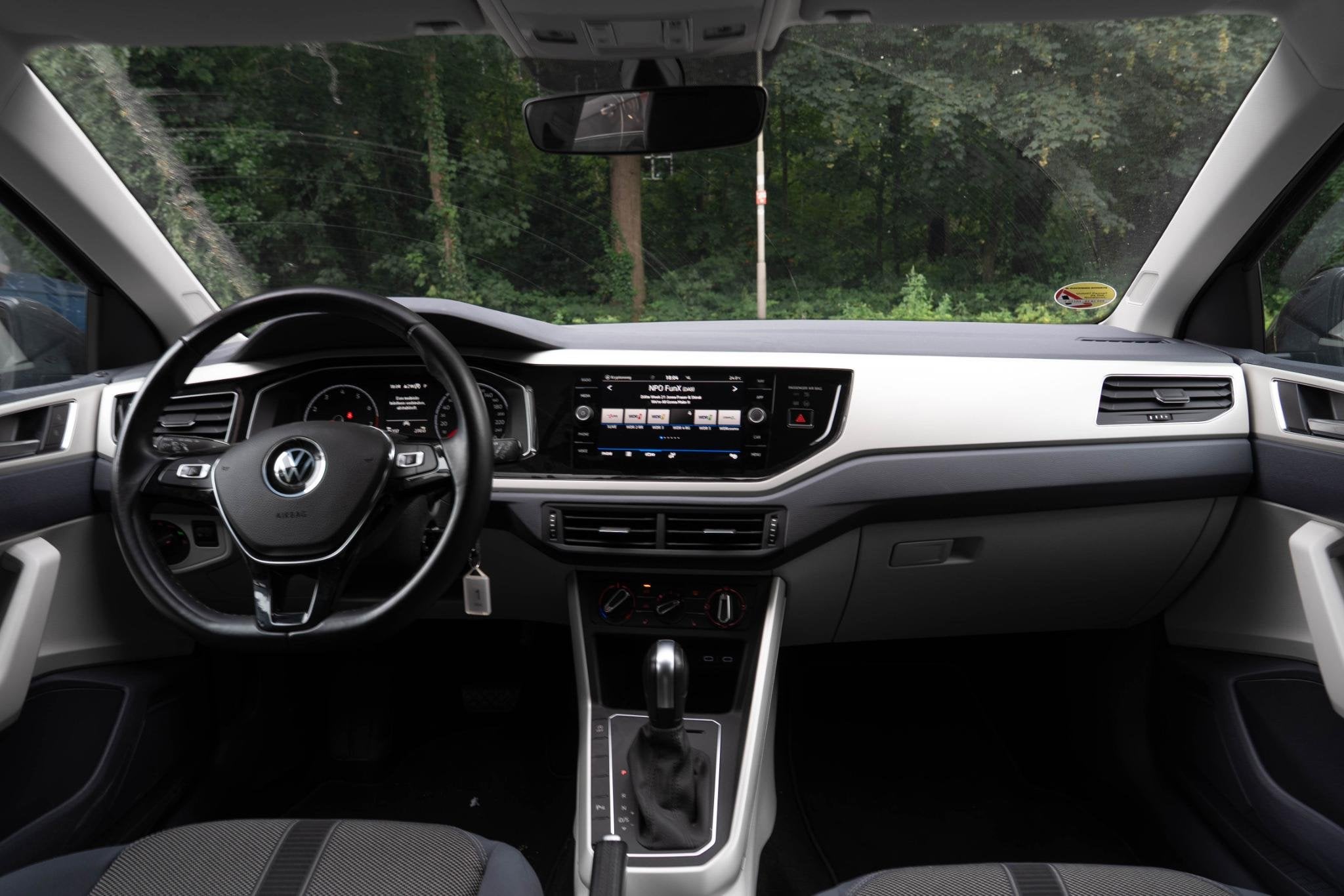 Foto 15 van Volkswagen Polo 1.0 TSI Highline | Stoelverwarming | Navigat