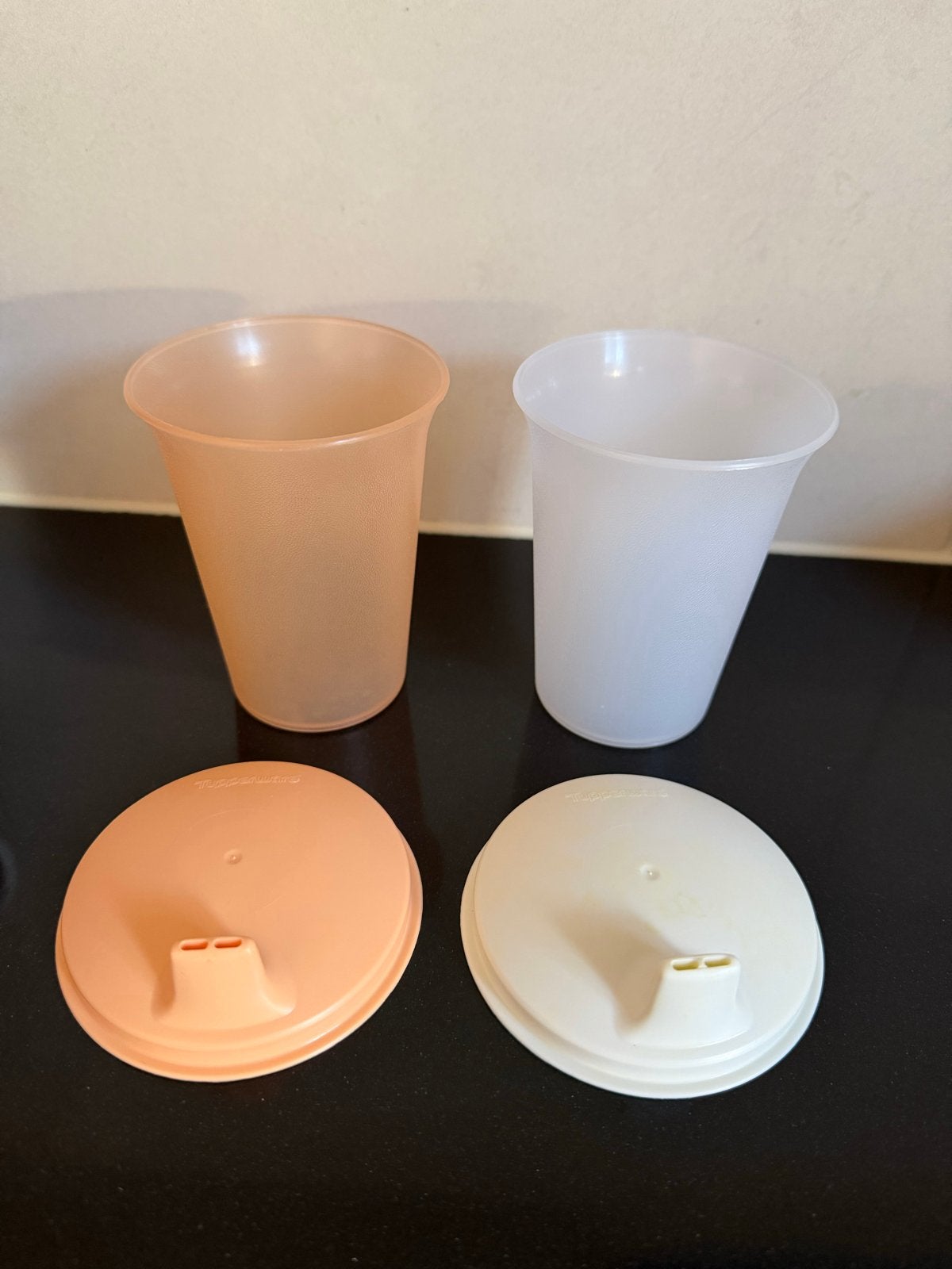 Tupperware bekers met deksel - 2 stuks, Ophalen, Beker of Kan, Oranje, Zo goed als nieuw