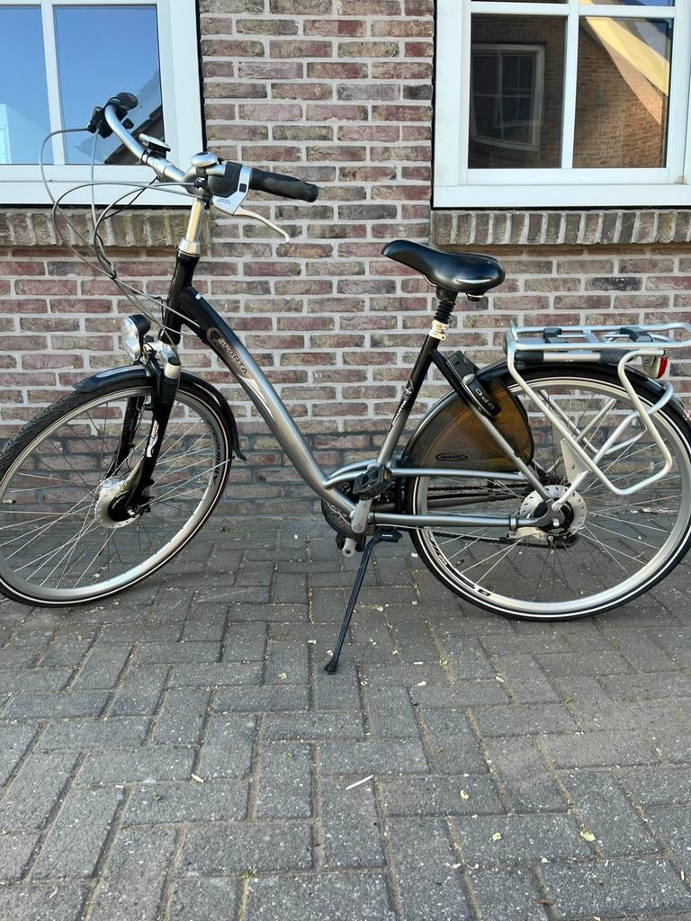 Mooie damesfiets sparta geveerd zadel en stuur, Ophalen, Zo goed als nieuw, Sparta